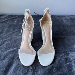 Vince Camuto Women's Stassia Wedge Sandal (White‎ Leather/Clear) Size 8.5